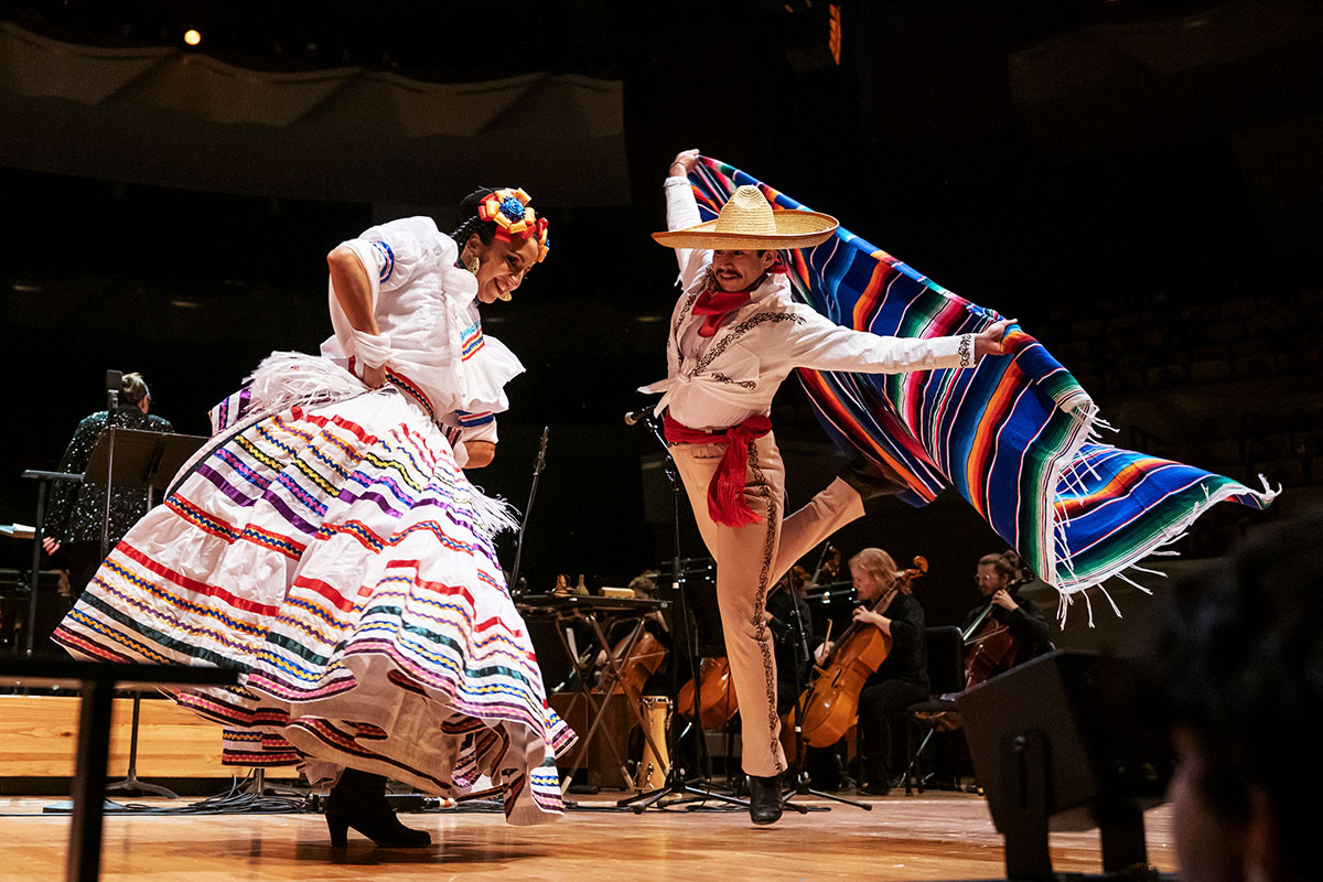 Latin Beats 2026 con cumbia y mariachi