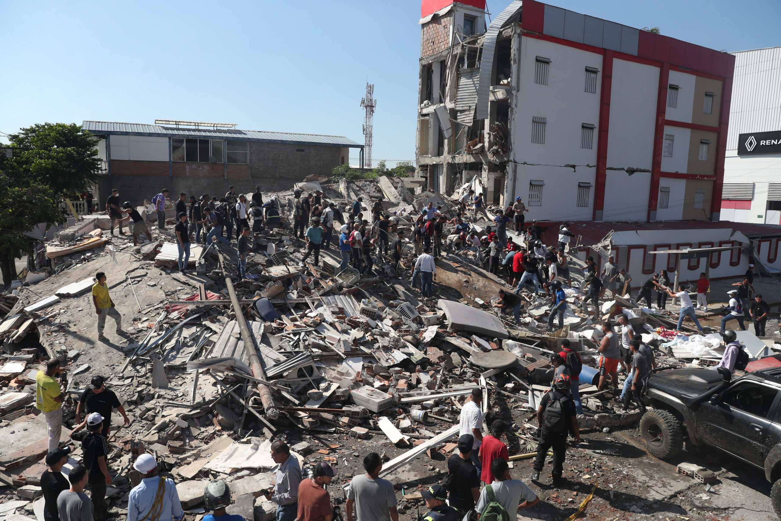 Terremoto de 7.4 en Colombia deja al menos 20 muertos