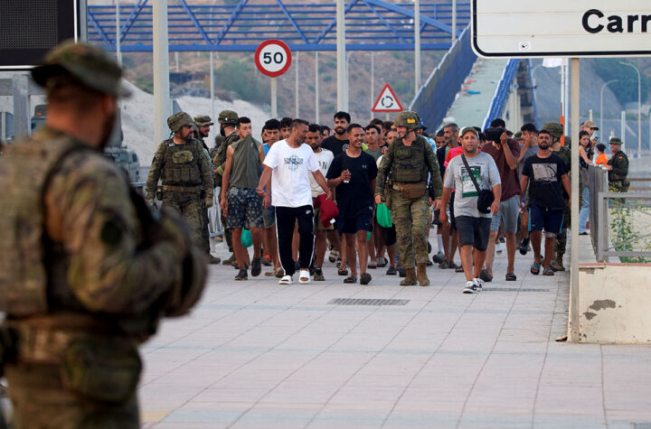 Ceuta lidia con secuelas de irrupción de inmigrantes