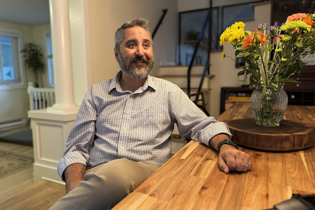 Hispanic technology entrepreneur seeks to lead Boulder's future Empresario de tecnología hispano busca liderar futuro de Boulder