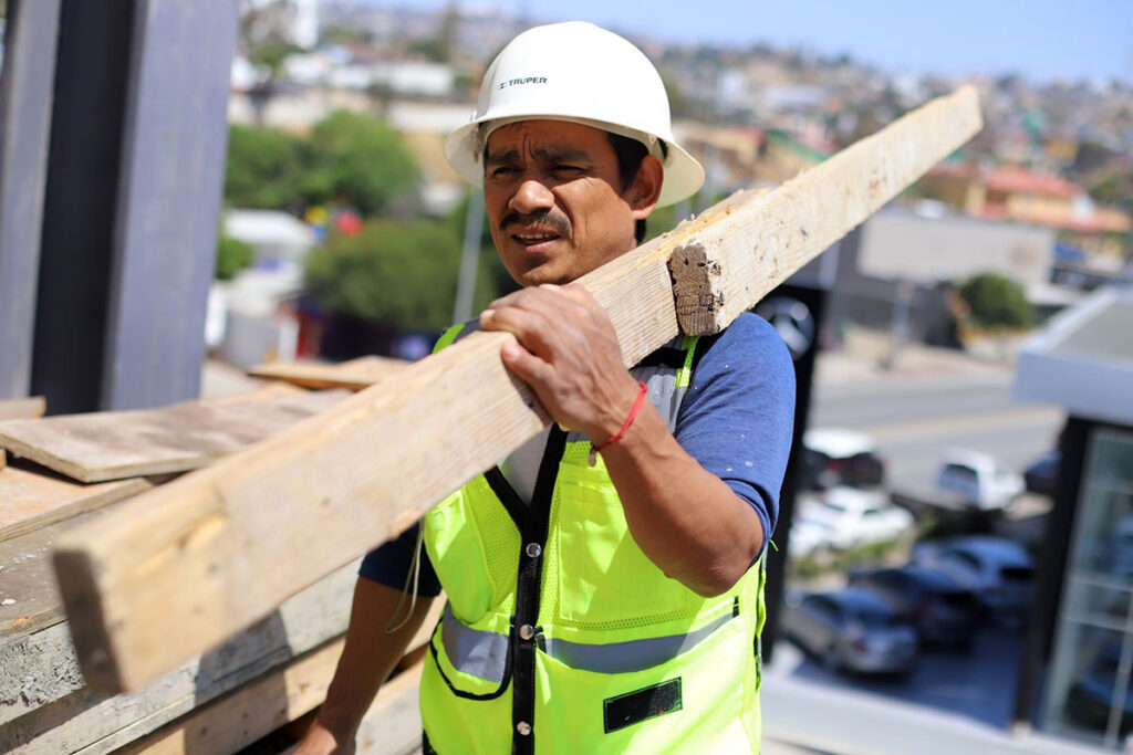 Minimum wage in Denver to rise to $19.84 next year Salario mínimo a $19.84 en 2027
