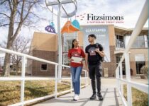 Fitzsimons Credit Union dona útiles a estudiantes de CCA