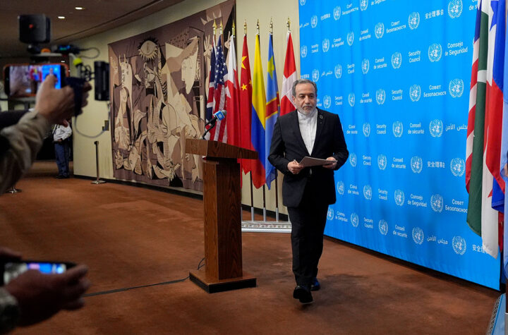 Irán exige a EEUU desbloqueo de Ormuz