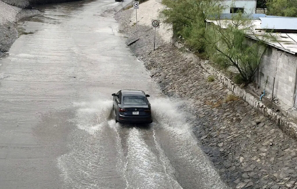 Lluvias e inundaciones provocan estragos en Ciudad Juárez