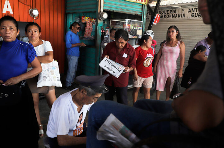 Periodistas de México enfrentan balas y demandas judiciales