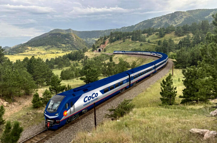 Tren de pasajeros en manos de los votantes