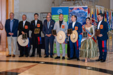 Aurora honró a seis campeones mundiales de la Marinera