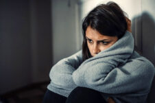 Mujeres sufren mayor impacto por deterioro de salud mental