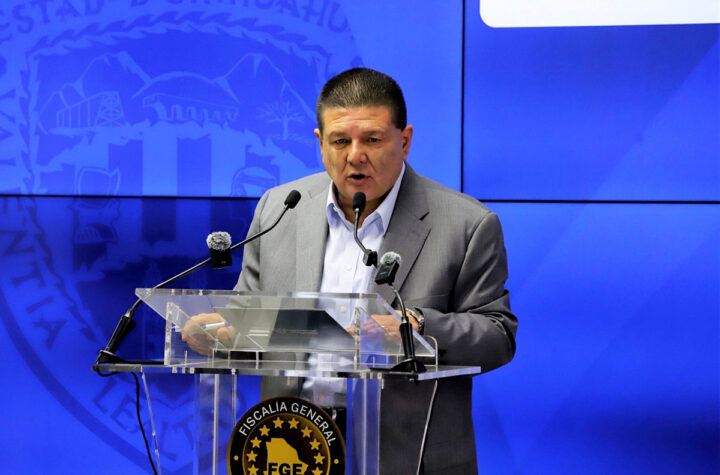 Ordenan juicio por traición a la patria contra exfiscal de Chihuahua